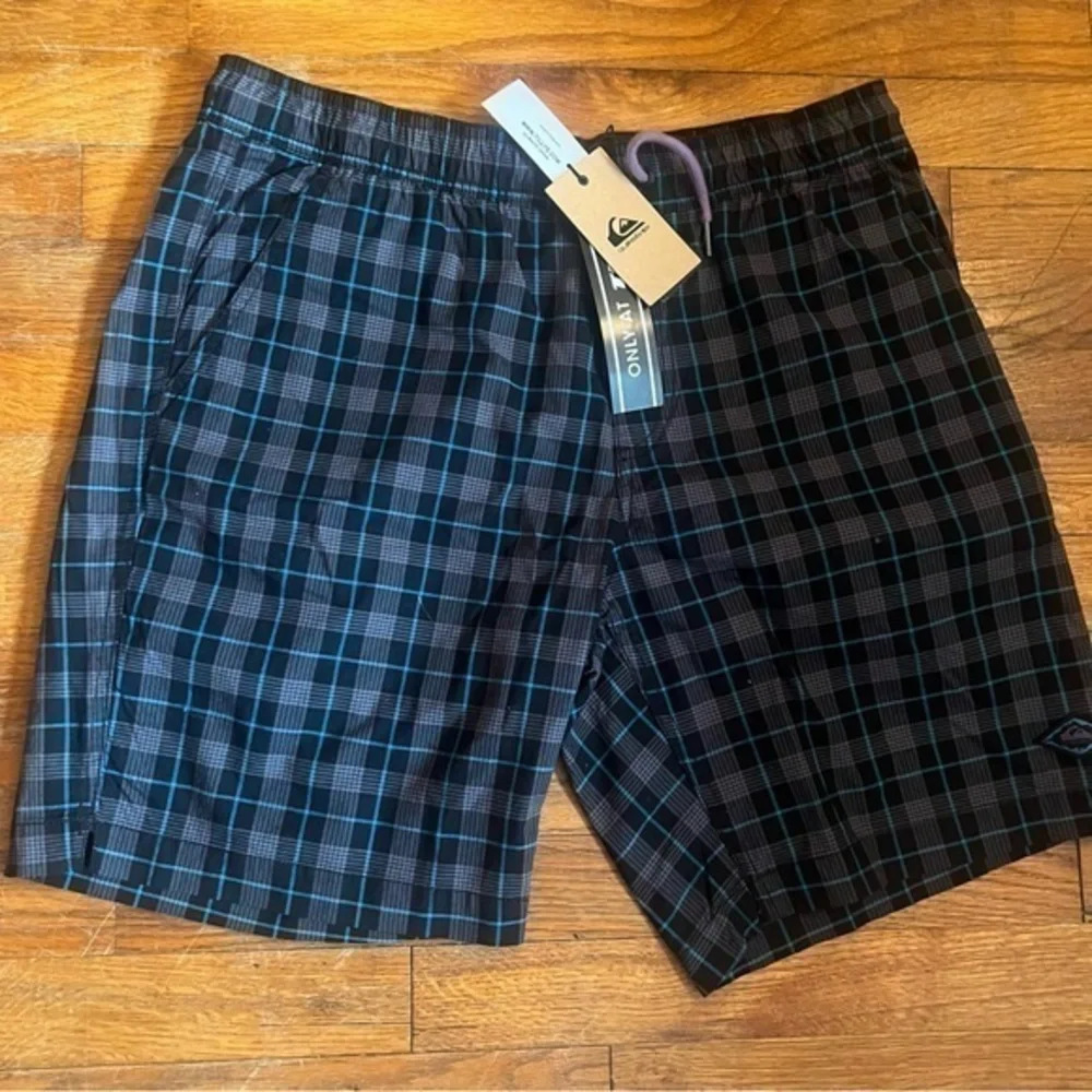 New Quiksilver elastic waste shorts